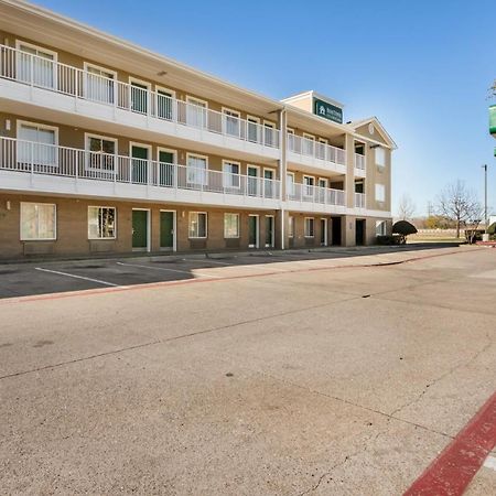 HomeTowne Studios by Red Roof Dallas - Mesquite Exterior foto